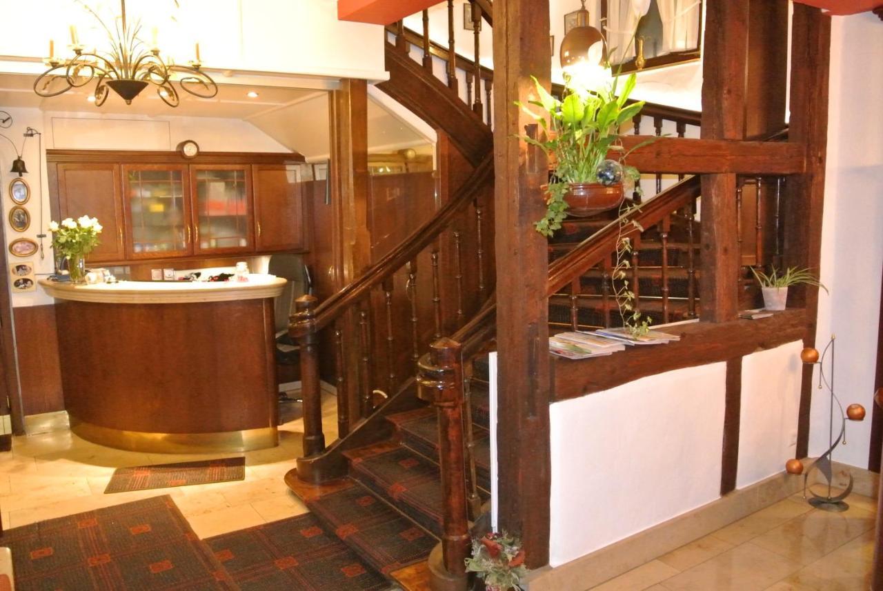 Hotel-Restaurant Goldenes Lamm دينكلسبهل المظهر الخارجي الصورة