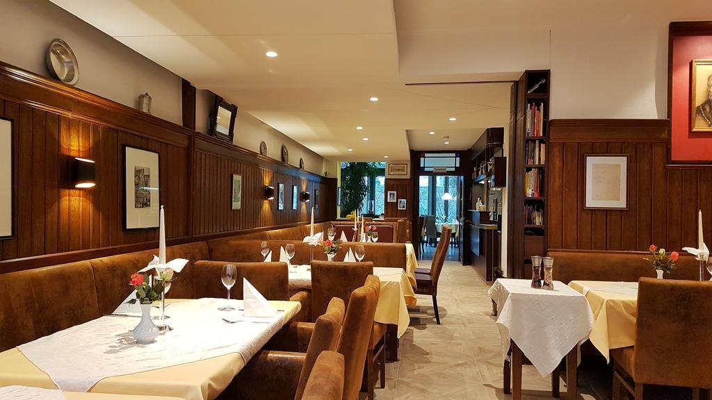 Hotel-Restaurant Goldenes Lamm دينكلسبهل المظهر الخارجي الصورة