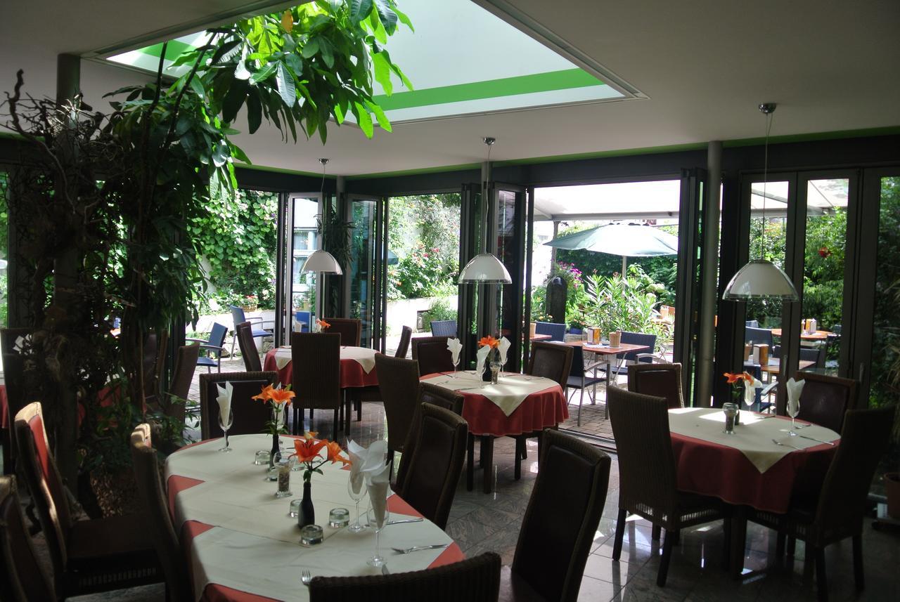 Hotel-Restaurant Goldenes Lamm دينكلسبهل المظهر الخارجي الصورة