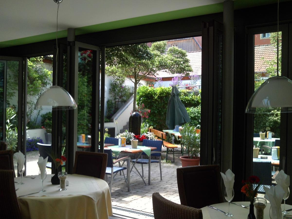 Hotel-Restaurant Goldenes Lamm دينكلسبهل المظهر الخارجي الصورة