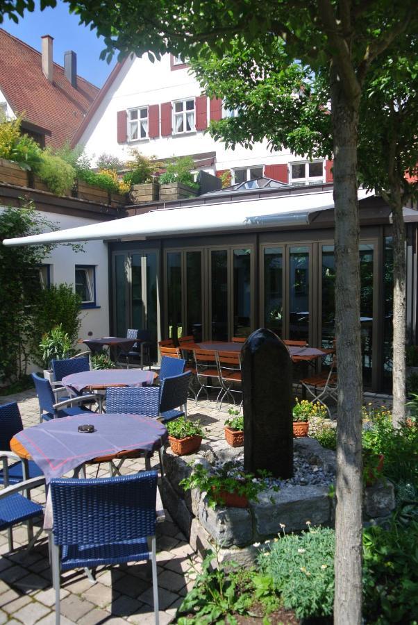 Hotel-Restaurant Goldenes Lamm دينكلسبهل المظهر الخارجي الصورة